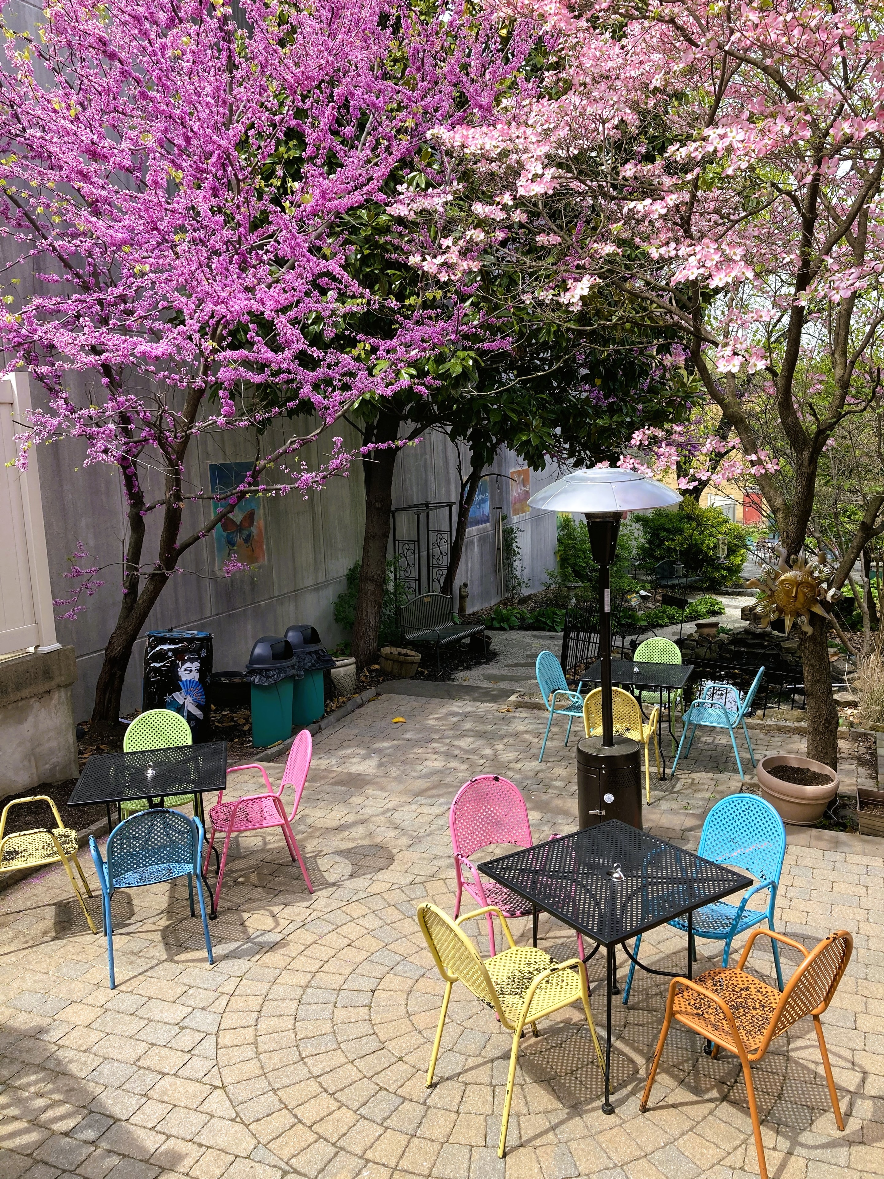 Coffee and relaxation in the garden